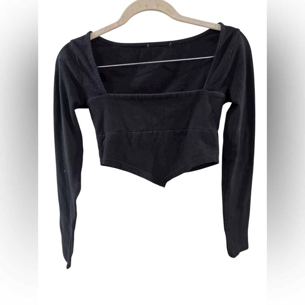 Black Long Sleeve Cropped Top